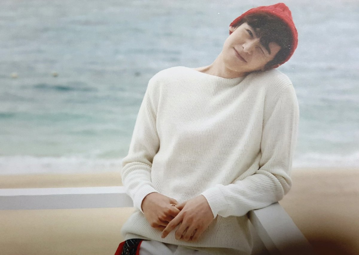 NichkhunDaily's tweet photo. Season's Greetings 2016 #NICHKHUN https://t.co/z9b0cKpci8 ©jntwjc0904