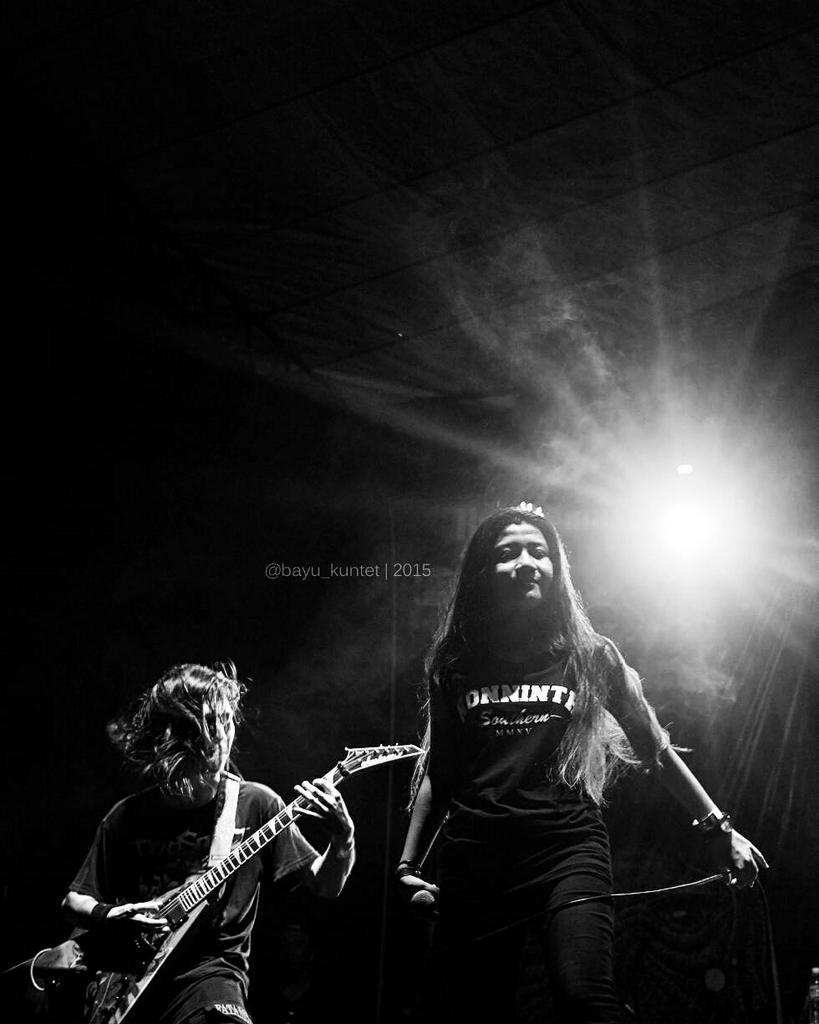 TOTS_Official's tweet photo. On the stage #BanjarmasinRockfest2015 #BringBackTheNoise https://t.co/ZBim5Xxi8y