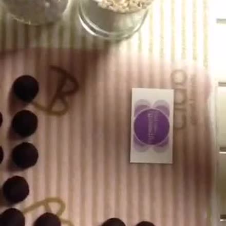 vyscakepops's tweet image. |REPLAY| Quick &amp;amp; Easy: Santa Hat Cake Pops 🎅🏼 #christmas #snowflakes... #katch #Periscope ktch.tv/5fQd