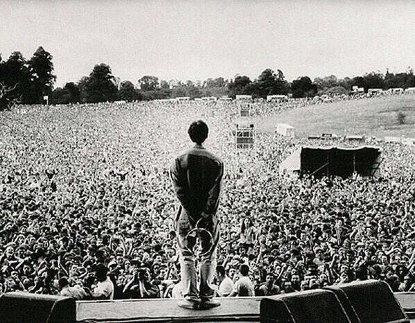 CoinWuTang's tweet photo. Oasis. Slane Castle, 1995. https://t.co/OvLmR8x1Vw