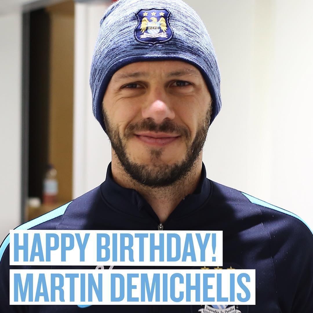 Happy Birthday Martin Demichelis 35th. Semoga makin garang maenya. 