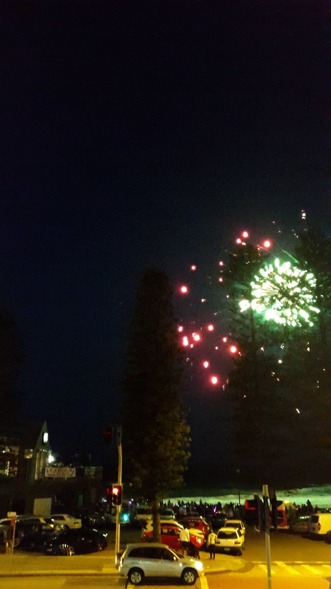 hdbicker's tweet photo. Thanks @warringah 4 such nice #fireworks https://t.co/YKOo971m0j