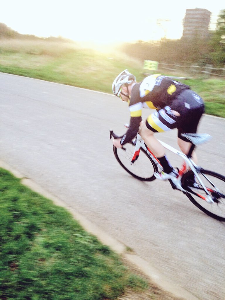 SaddleDrunk's tweet photo. Great #e123race yesterday #sdracingteam  @ImperialCycles #winterseries @lky7s @W5Physio @BlackIncWheels @KuaiSports https://t.co/FOTzIHaK8X