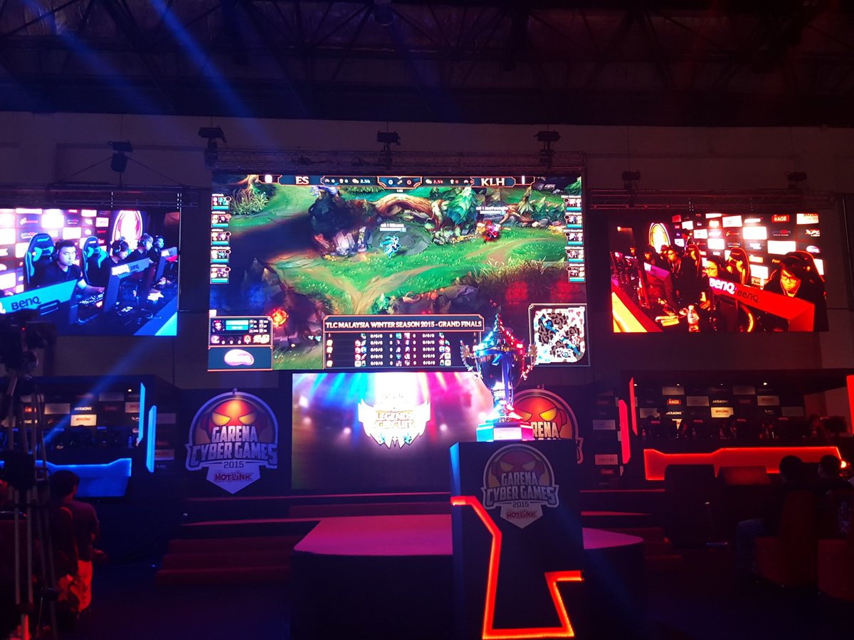 thestar_rage's tweet photo. Round 2 has started. Will KLH maintain their winning lead? Watch at https://t.co/Gi92atrooc #2015gcg https://t.co/UEzlPvRVvr