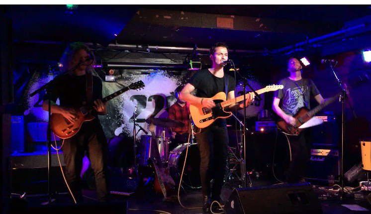 rabbitstomb's tweet photo. Last nite was amazing!!! Big thanks to @ABSENTKELLY @BenDrakeMusic @CornerPilots @TwinJackal &amp; Right to Remain https://t.co/G0WMSiOUDA
