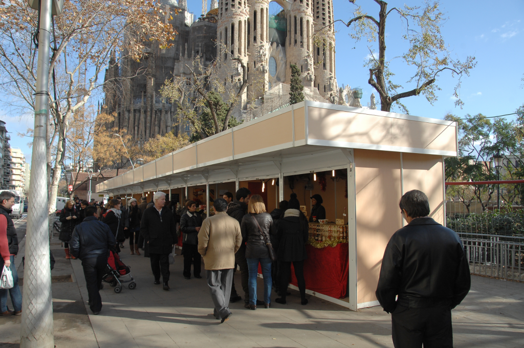 Bcn_Eixample's tweet photo. Encara no has visitat la Fira de Nadal de la #SagradaFamília? Queden pocs dies: https://t.co/kxLSNmjuJg https://t.co/su0q4XtExn