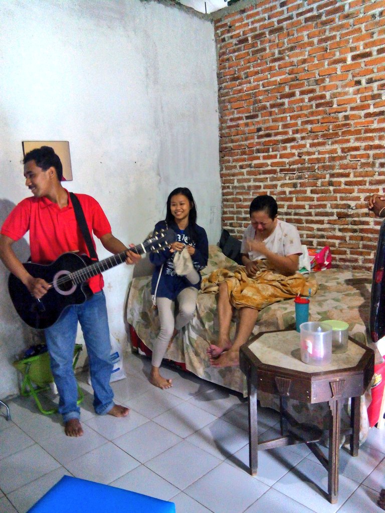 GPBojonggede's tweet photo. GP Bojonggede edisi Christmas Carol di @mutiaramarsa https://t.co/rFBez18mah