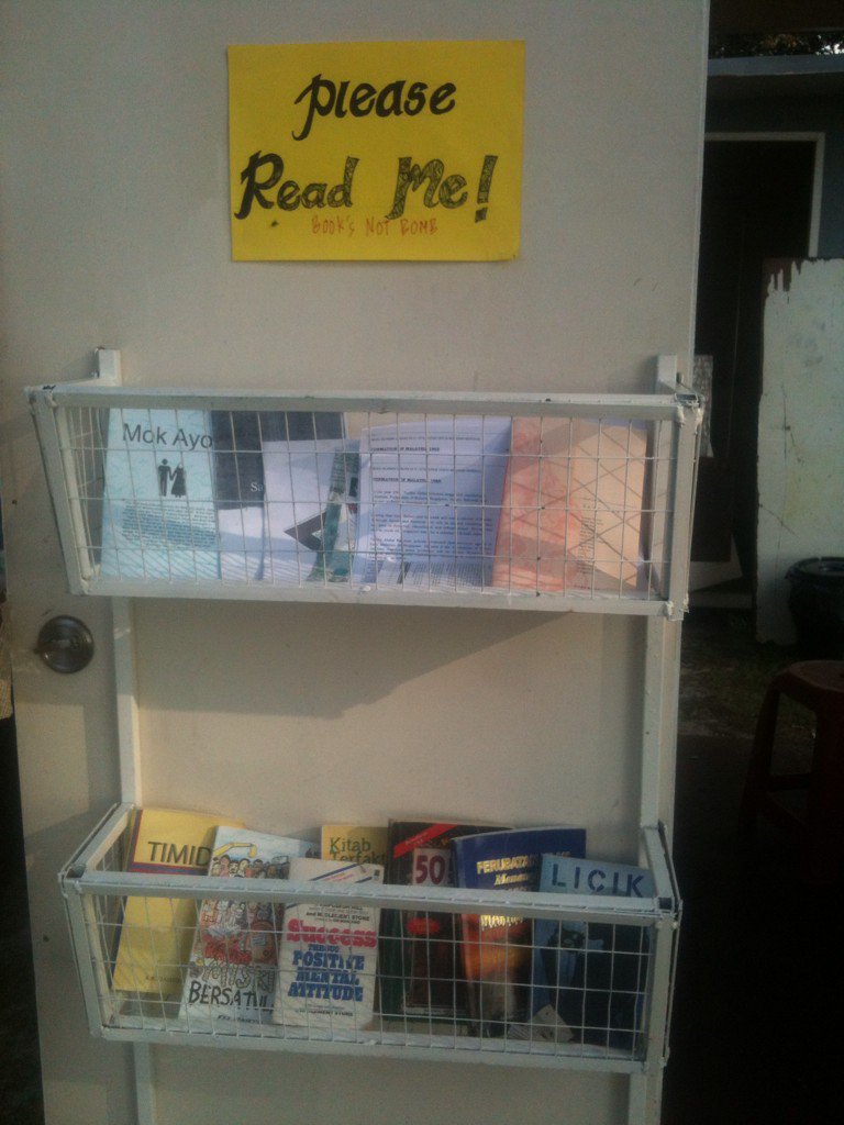 BJLabuan's tweet image. Zine, buku ada sini