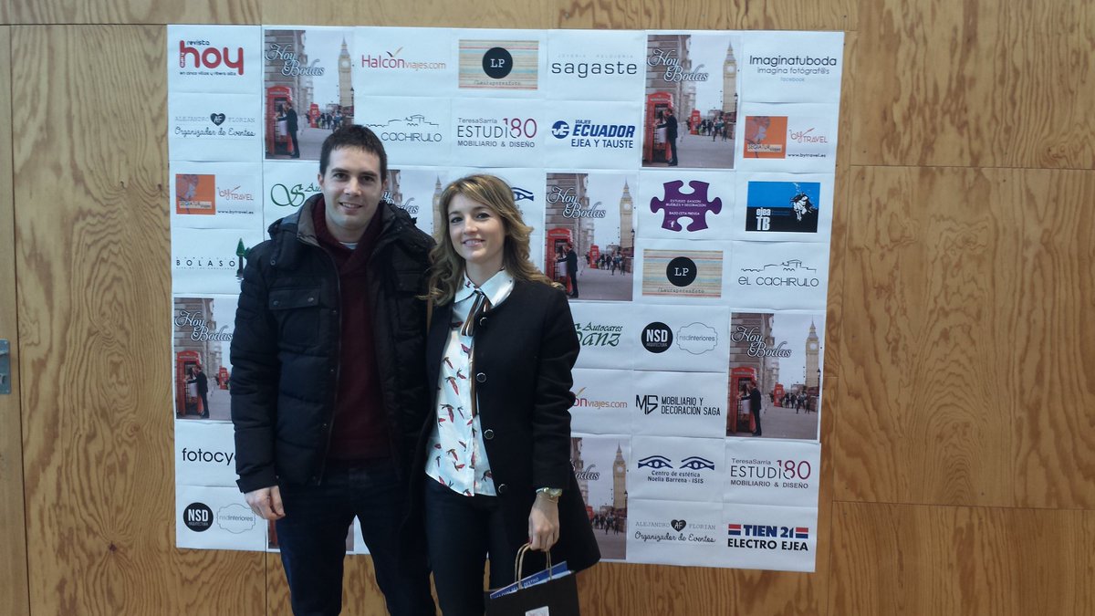 #HoyBodas2016 las parejas posan antes del evento <a href="/aquagraria/">Museo Aquagraria</a> <a href="/EjeaComercio/">Asoc. Comercio Ejea</a> <a href="/comarca5villas/">comarca5villas</a> @TurismoEjea
