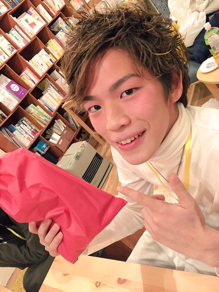 unixps's tweet photo. 12/19 は少し早めの…
クリスマスパーティー🌲✨

参加者は少しでしたが、ゲームでめちゃくちゃ盛り上がりました(＾ｰ^)ノ

そして、優勝者はかずきくん🏆 https://t.co/FG9K6YiORP