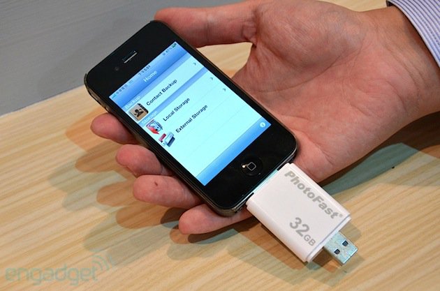 Дополнительная память на айфон. Флешка для айфона. USB флешка для айфона. Флешка в виде айфона. Флешка которая вставляется в айфон.