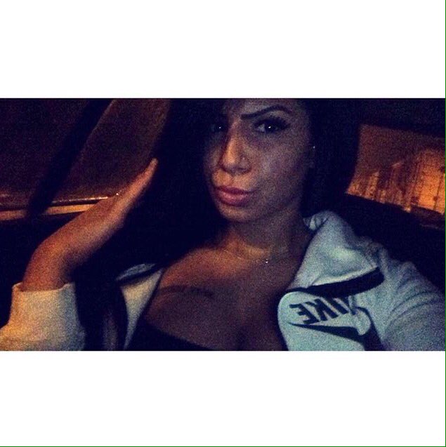 Leslie4Denzel's tweet image. Mauvaise de l'intérieur elle te détourne avec son charme 💋💄😘✨