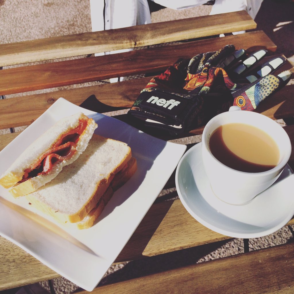 _Flawzs's tweet image. Exactly what I needed before heading to the park! @EFMeribel for a bacon sandwich &amp;amp; a cuppa tea!