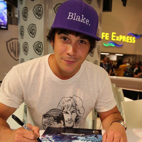 Happy birthday Bob Morley !   