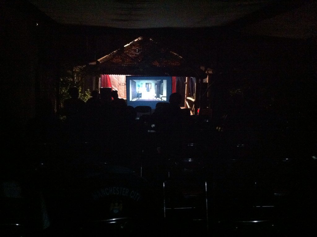 filmtinuk's tweet photo. Malam ini, Tinuk ditayangkan di Malang Corruption Watch. Selamat menonton :) https://t.co/5SMKPemZxc