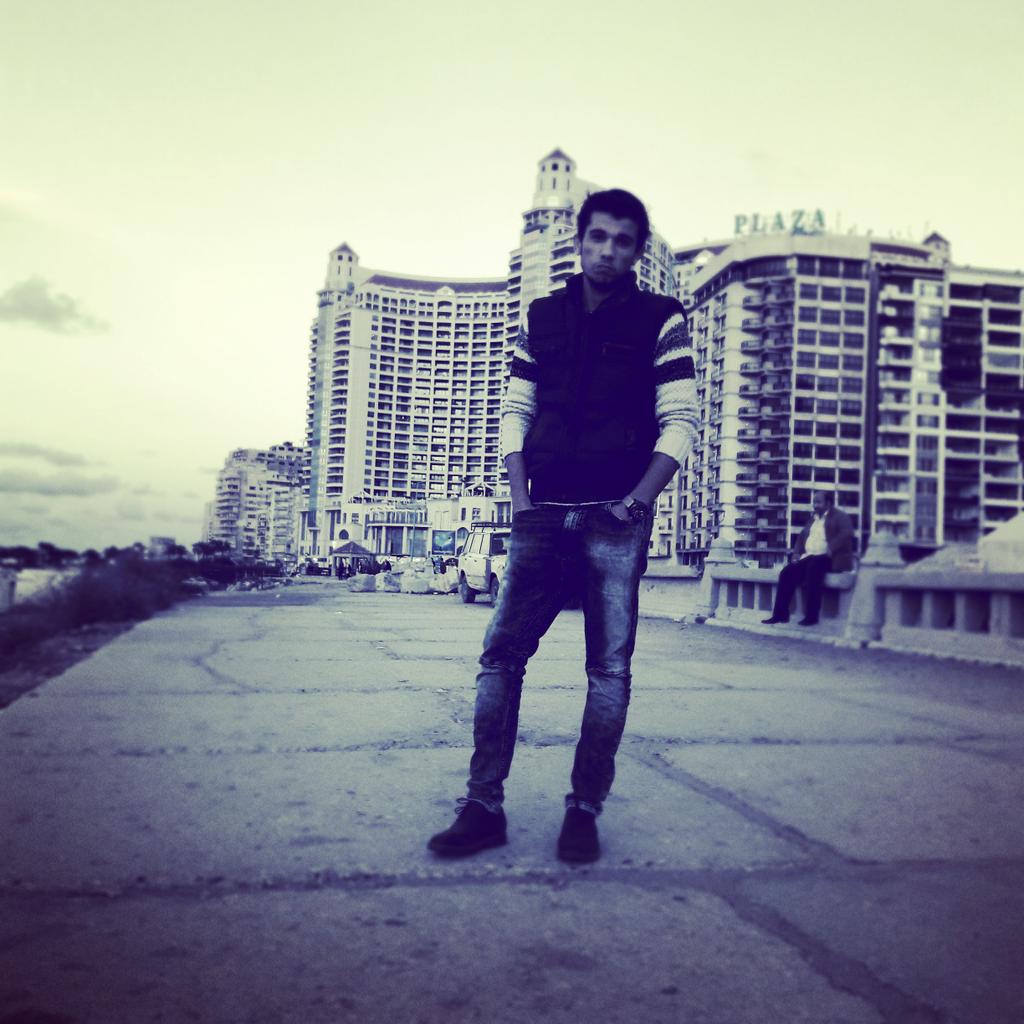 Abdo26844822's tweet photo. #ba3d esbo3 bard ebn kalb 😐😐 https://t.co/mMp8KmTtyt
