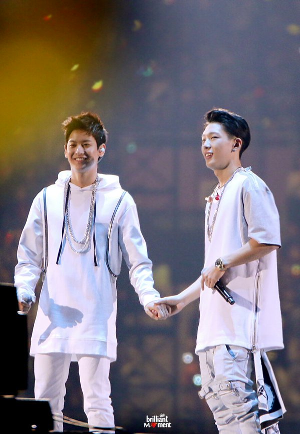 ikoniss's tweet photo. obrigada por sempre cuidar do nosso bebê chanwoo ❤ #KingOfTheYouthBOBBYDay https://t.co/jG13NIu6sr