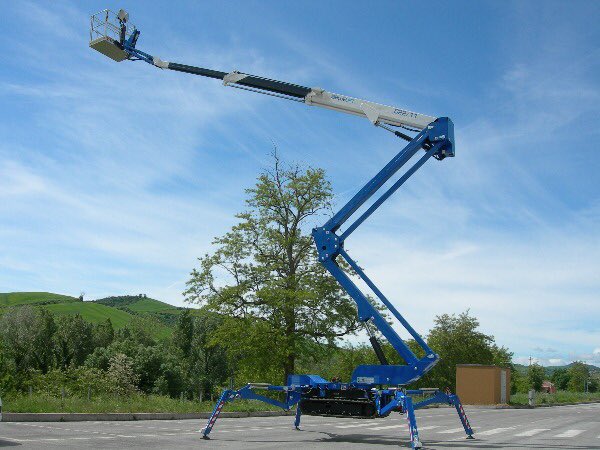 Boomverzorging's tweet photo. aangekocht voor verhuring met chauffeur https://t.co/V96uvgK3if