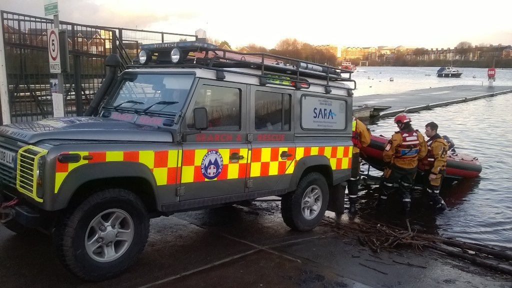 HWFireDroitwich's tweet image. Excellent flood rescue training with our colleagues from @SARAWyreF Both teams sharing knowledge &amp;amp; improving skills.