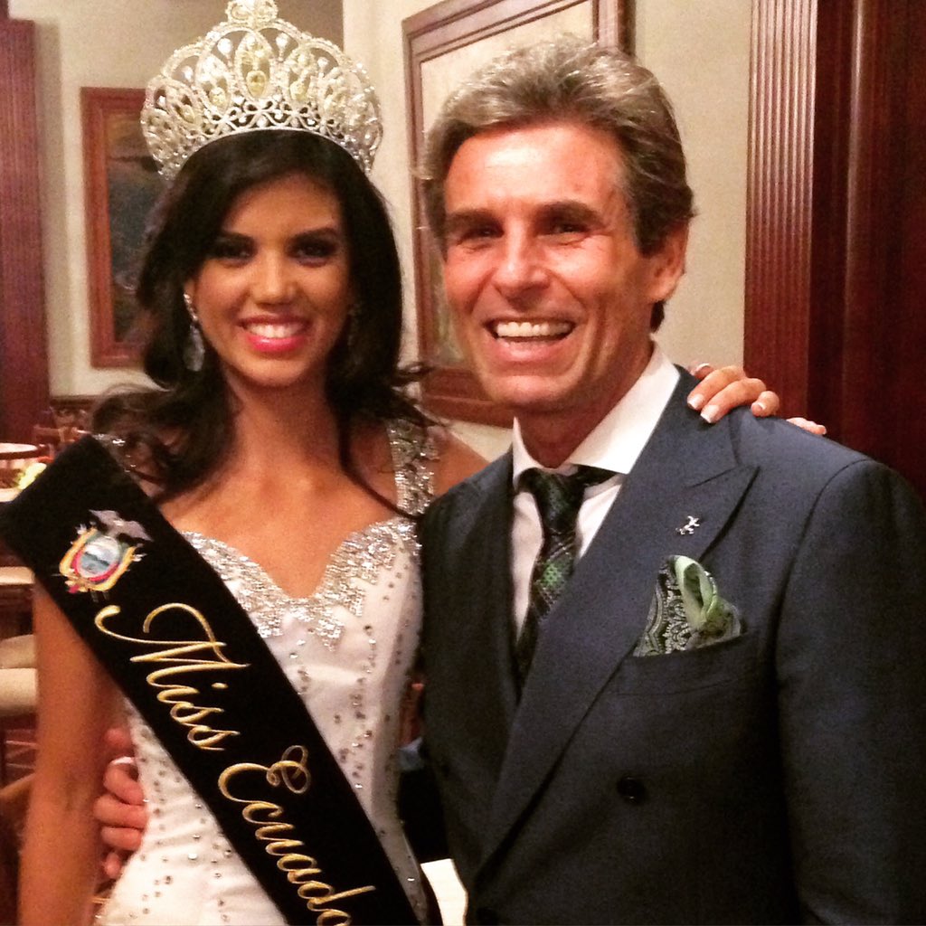 Esta noche las latinoamericanas van a brillar en  #MissUniverse2015 Suerte @FrancesCipriani #Ecuador !!!