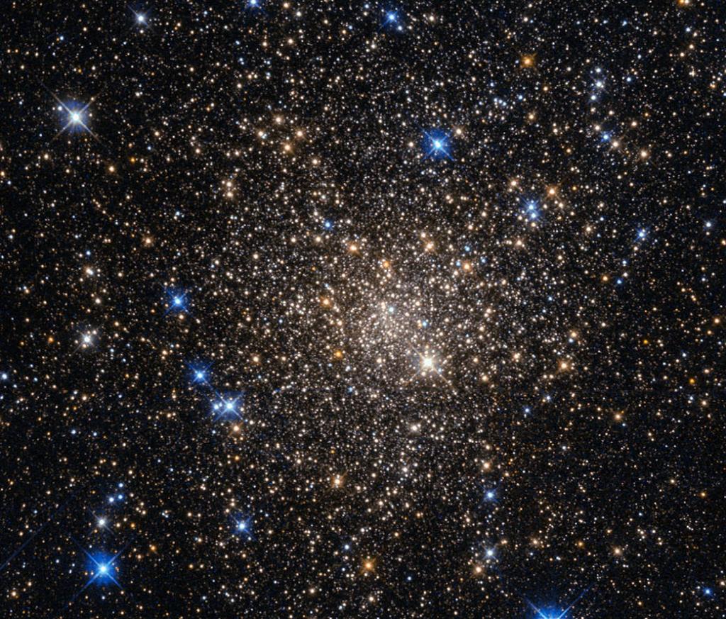 NASA (@nasa) on Twitter photo .<a href="/NASA_Hubble/">NASA Hubble</a> checks out globular cluster Terzan 1, a home for old stars 20k light-yrs away: go.nasa.gov/1O1lpTx .<a href="/NASA_Hubble/">NASA Hubble</a> checks out globular cluster Terzan 1, a home for old stars 20k light-yrs away: go.nasa.gov/1O1lpTx