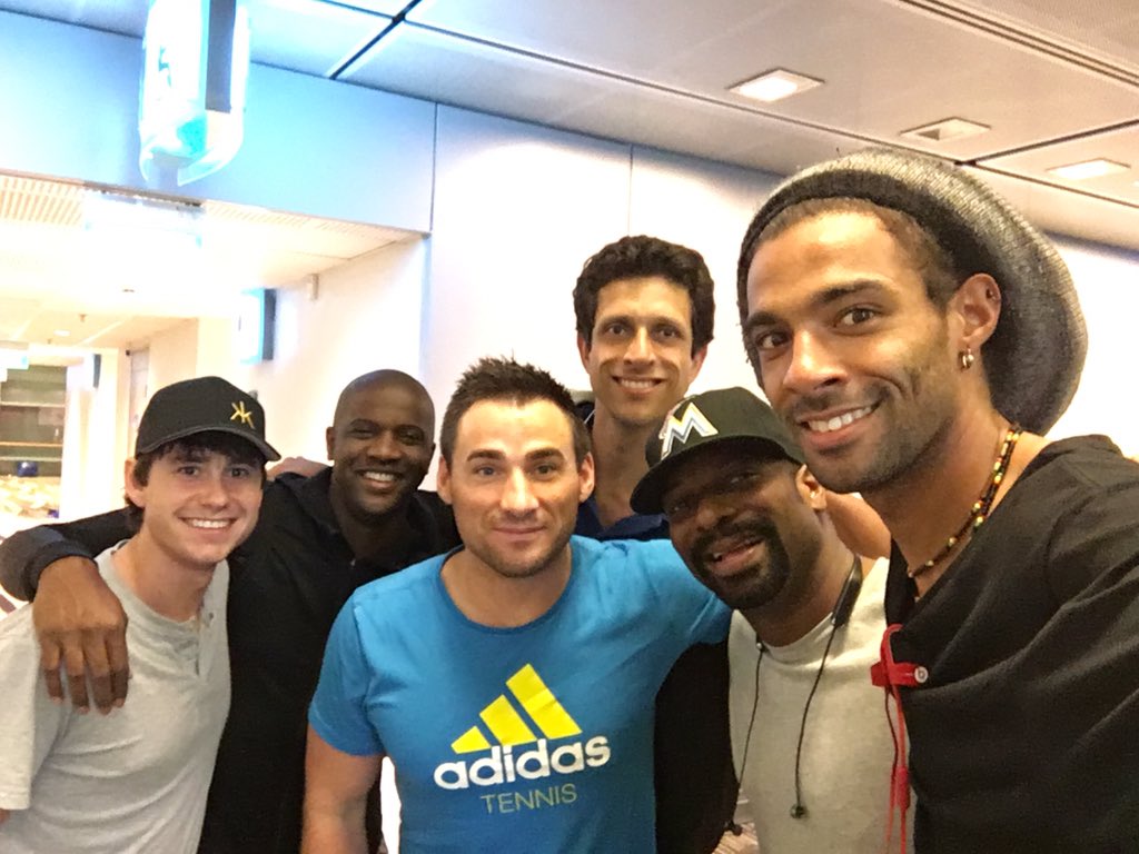 Leaving Singapore, thank you @IPTL and @MaheshBhupathi for an incredible 3 week experience! #IPTL2015 <a href="/DreddyTennis/">D. Brown</a>