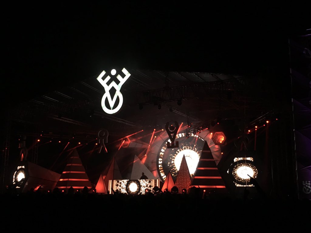 TBLTravellers's tweet photo. DJ Tiesto ... What a rocking party!!! #evc2015 #jointhetribe https://t.co/vrqnWthFB6