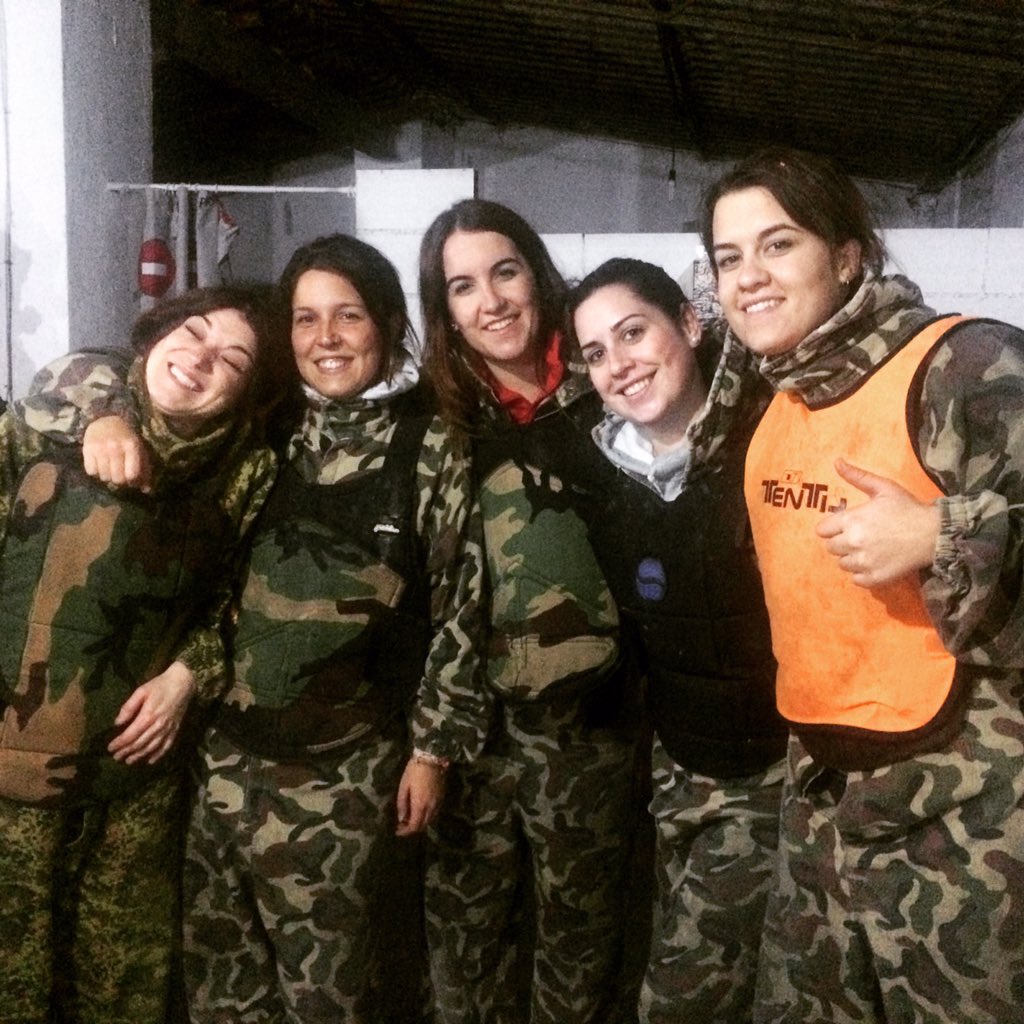 paintballtole's tweet photo. Desde Recas despidiendo el año! @andrea_ser https://t.co/HqkXSFHaF0