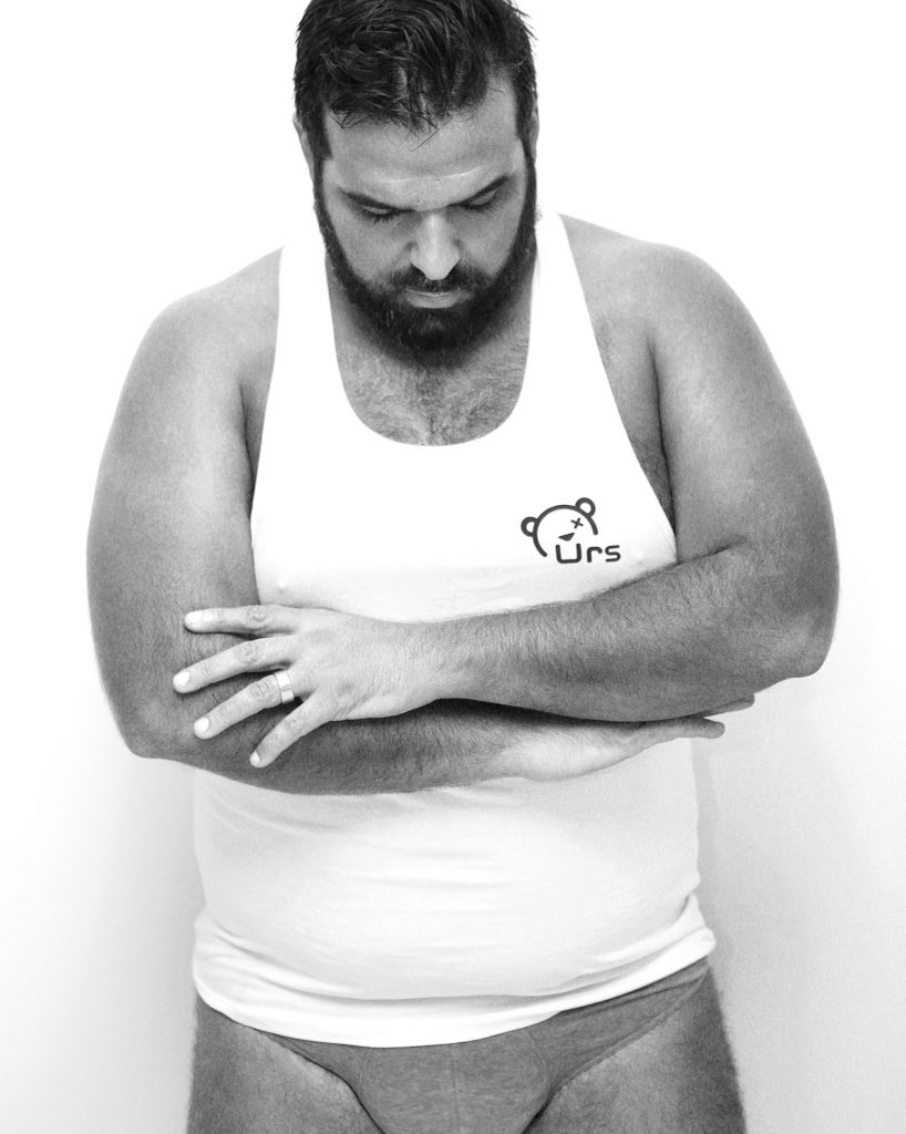 URSWEARBEAR's tweet photo. Le sexy Nacho by Yan #Bear #Bearmadrid #Madbear #Bearwoof #Bearrugby #Bearporn #Instabear #Growlr #Urs #Urswearbear https://t.co/s0WUCUXpVh