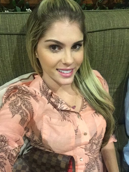 Cansada por&eacute;m feliz, E O MAIS IMPORTANTE COM VOC&Ecirc;S NA CABE&Ccedil;A E NO CORA&Ccedil;&Atilde;O https://t.co/BKqAvFlNtR<a href="/tag/mineratocampea"class="tags"><span>#mineratocampea</span></a>