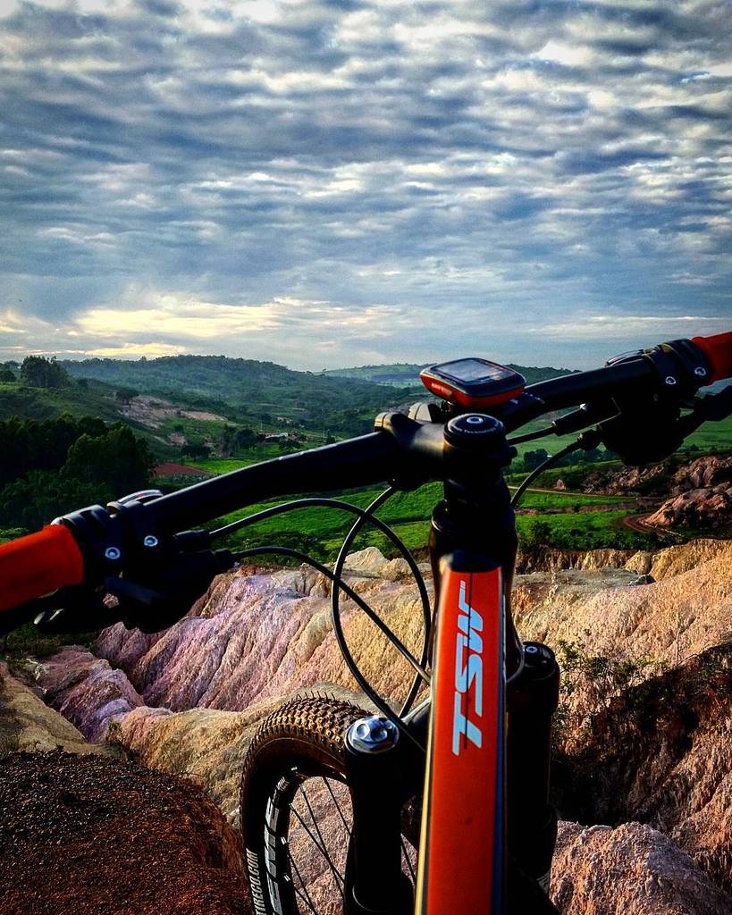 BikesbridgeBeer's tweet photo. #bikesgirls #Cyclingshots #BoraPedalar #Mtb #Mtbbrasil #MtbQueens #PedalMais #clicknabike #clickbikesbrasil #clickn… https://t.co/eJJzxCWnuu