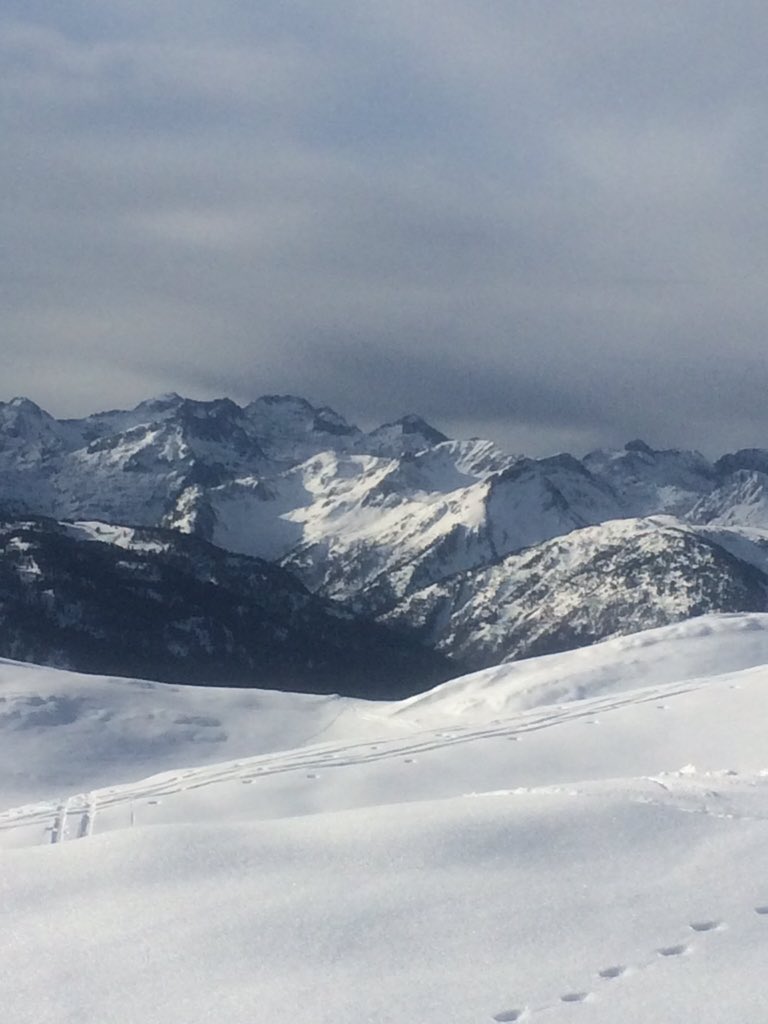 Mario_cjMadrid's tweet photo. El milagro de la #nieve en @baqueira_beret, @Val_dAran, 20/12/2015. https://t.co/BR0ueIxyzT
