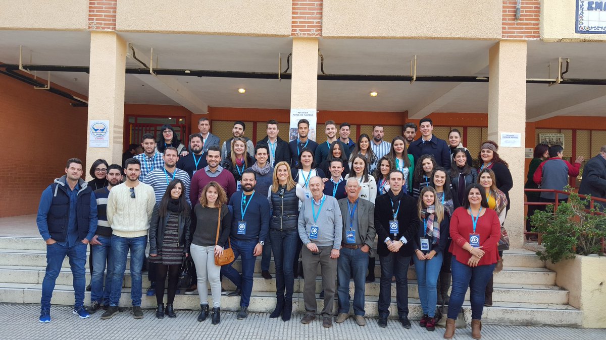 Patriciaflopez's tweet photo. El mejor equipo los jóvenes el del @PPArchena 
Orgullosa de vosotr@s!!!
#MiVotoCuenta 
#EleccionesGenerales2015 https://t.co/qPhidLI5BI