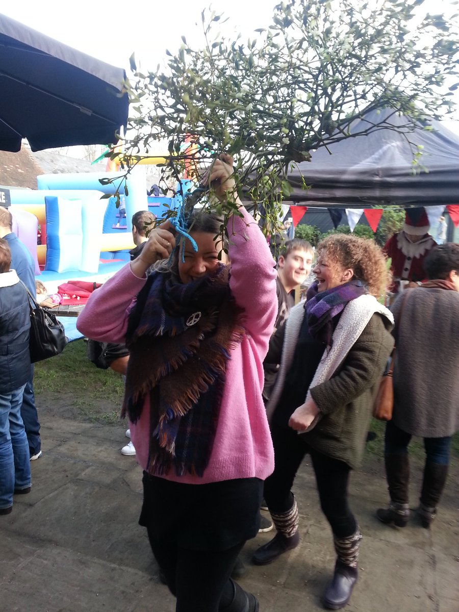 BotanicRev's tweet image. The bigger the mistletoe the bigger the kiss @duckpondmarket #Christmas #market #mistletoe