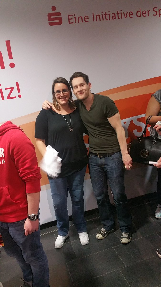 WagMa89's tweet photo. Vielen lieben Dank für den unvergesslich schönen Abend  Ihr seit Spitze #PayZed #BronzebeardX #Major_Swift #MafuyuX https://t.co/Ya6lnpN4Aa