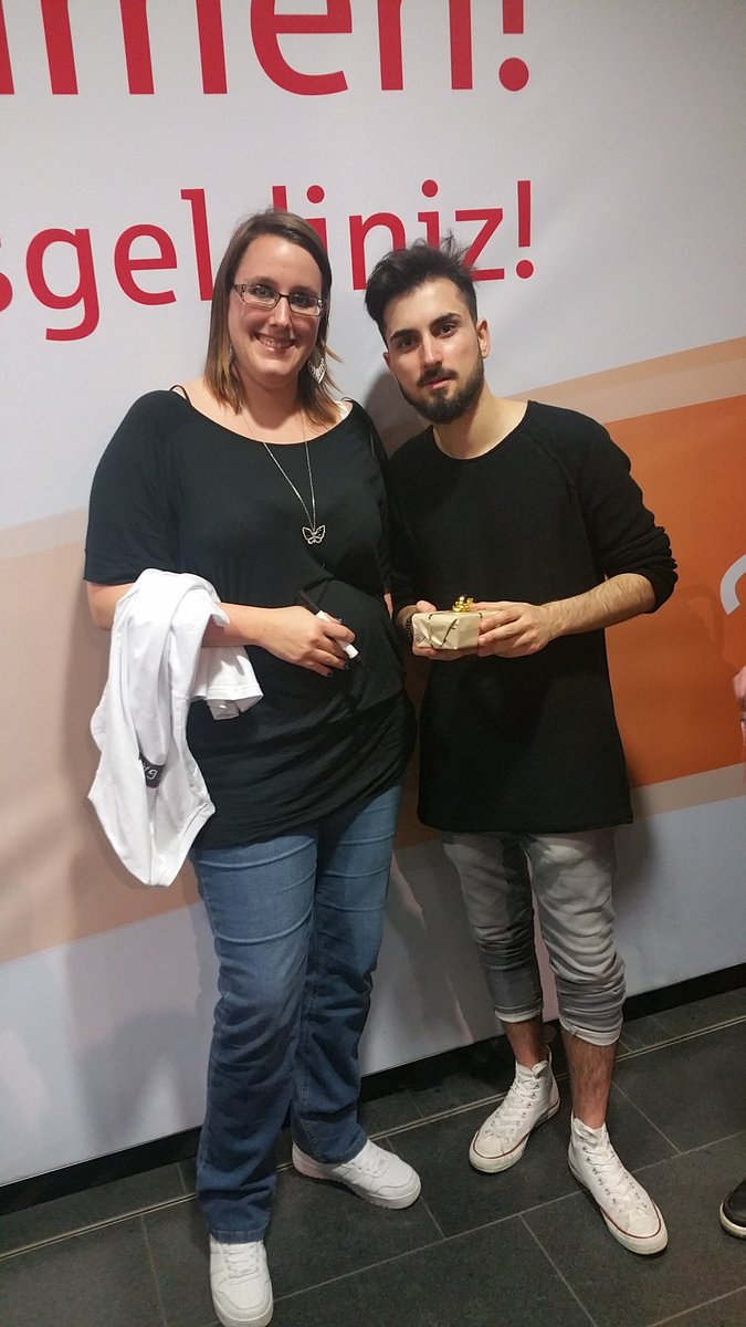 WagMa89's tweet photo. Vielen lieben Dank für den unvergesslich schönen Abend  Ihr seit Spitze #PayZed #BronzebeardX #Major_Swift #MafuyuX https://t.co/Ya6lnpN4Aa