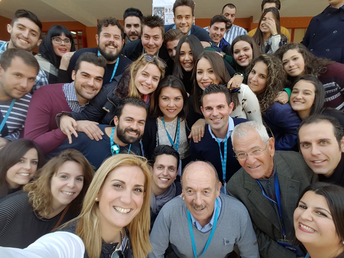 Patriciaflopez's tweet photo. El mejor equipo los jóvenes el del @PPArchena 
Orgullosa de vosotr@s!!!
#MiVotoCuenta 
#EleccionesGenerales2015 https://t.co/qPhidLI5BI