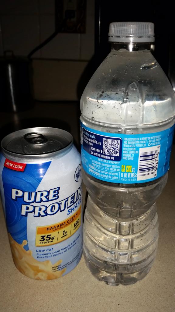 shellitaboxie's tweet photo. Pure protein shake and h2o... The Breakfast of THIS Champion. #fitness #futurenpc #pureprotein #h2o #fitover40 https://t.co/qkZi98kMFa