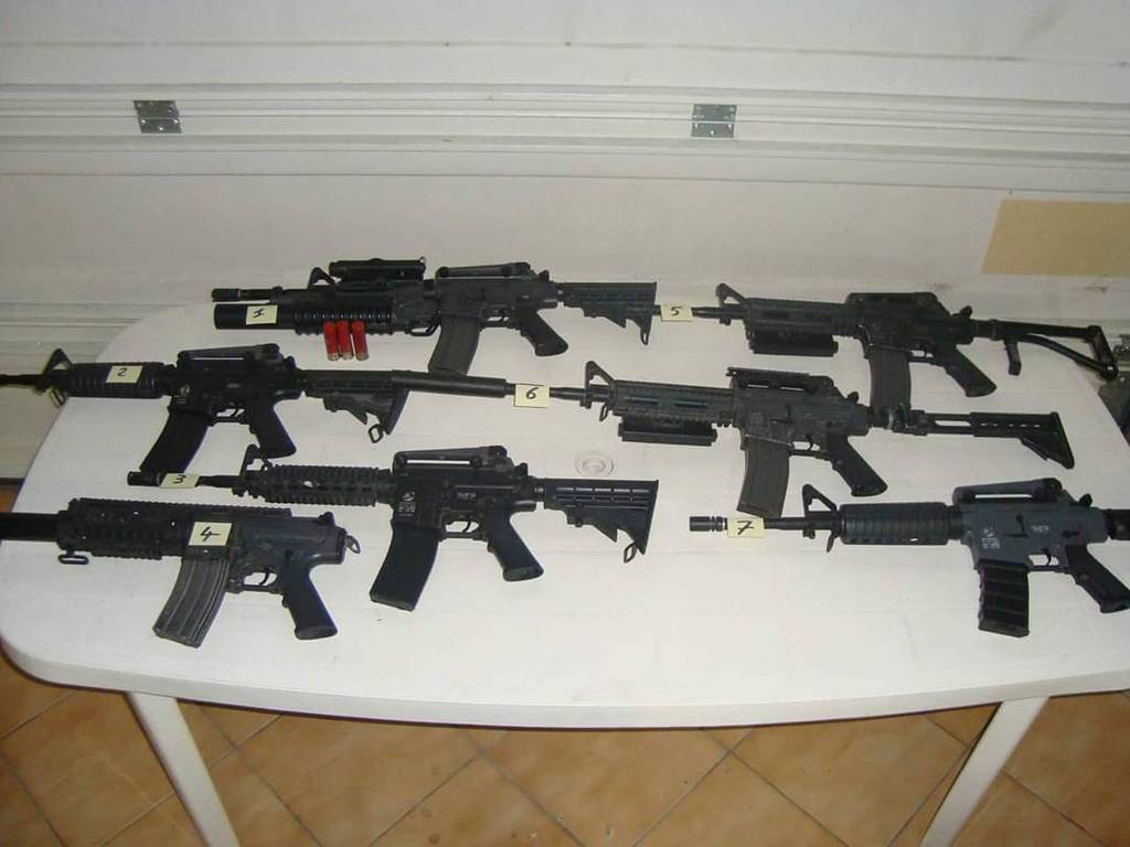 icsbbairsoft's tweet photo. #icscollection from France Fans! How many guns can you name them? #icsairsoft #icsbb #icsb… https://t.co/CxOcMQgJr1 https://t.co/Fx6v46pV5p