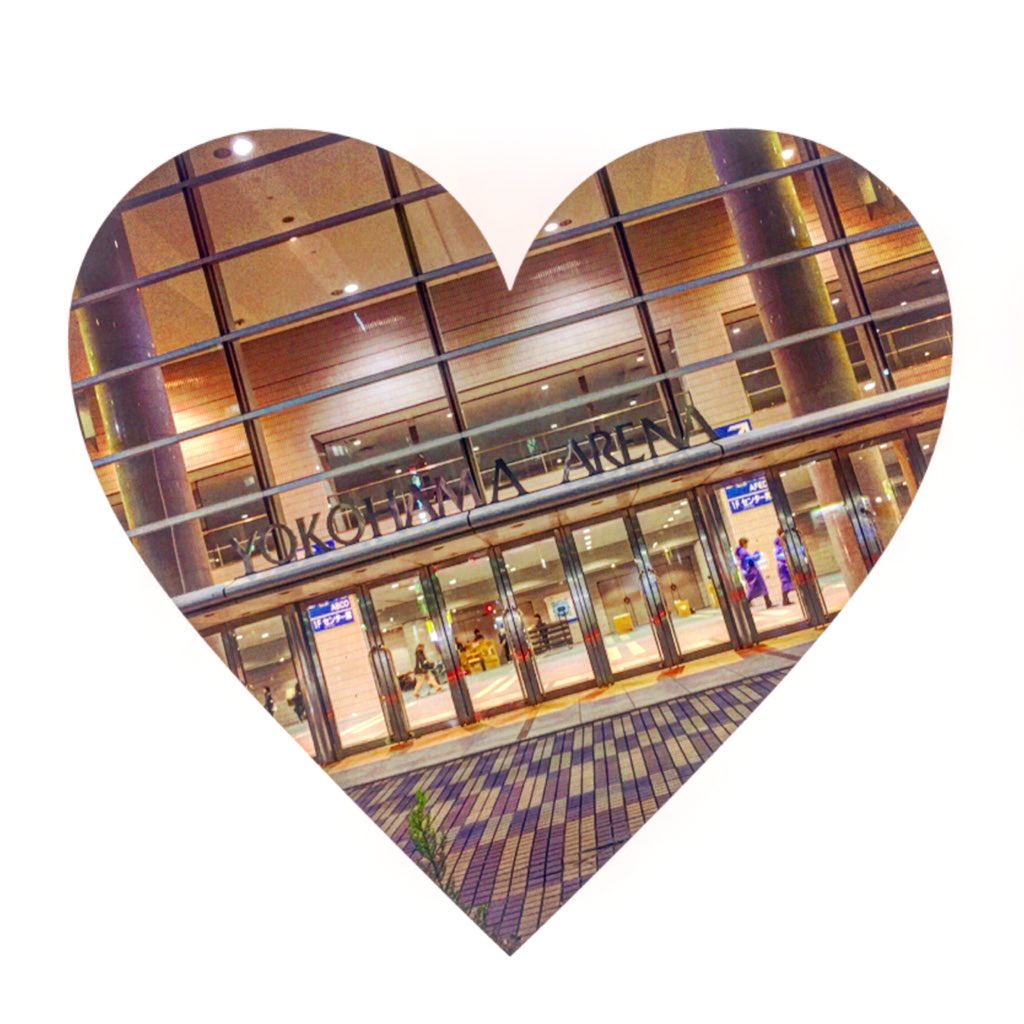 3214michan's tweet photo. 夏から今日まで、夏男TUBEさんに夏を満喫させていただきました🌞💓
皆様本当にありがとうございました！

#TUBE #TUBELIVEAROUND2015 #tourdancer #みっちゃん #YOKOHAMAARENA https://t.co/HPuAYnMTwX