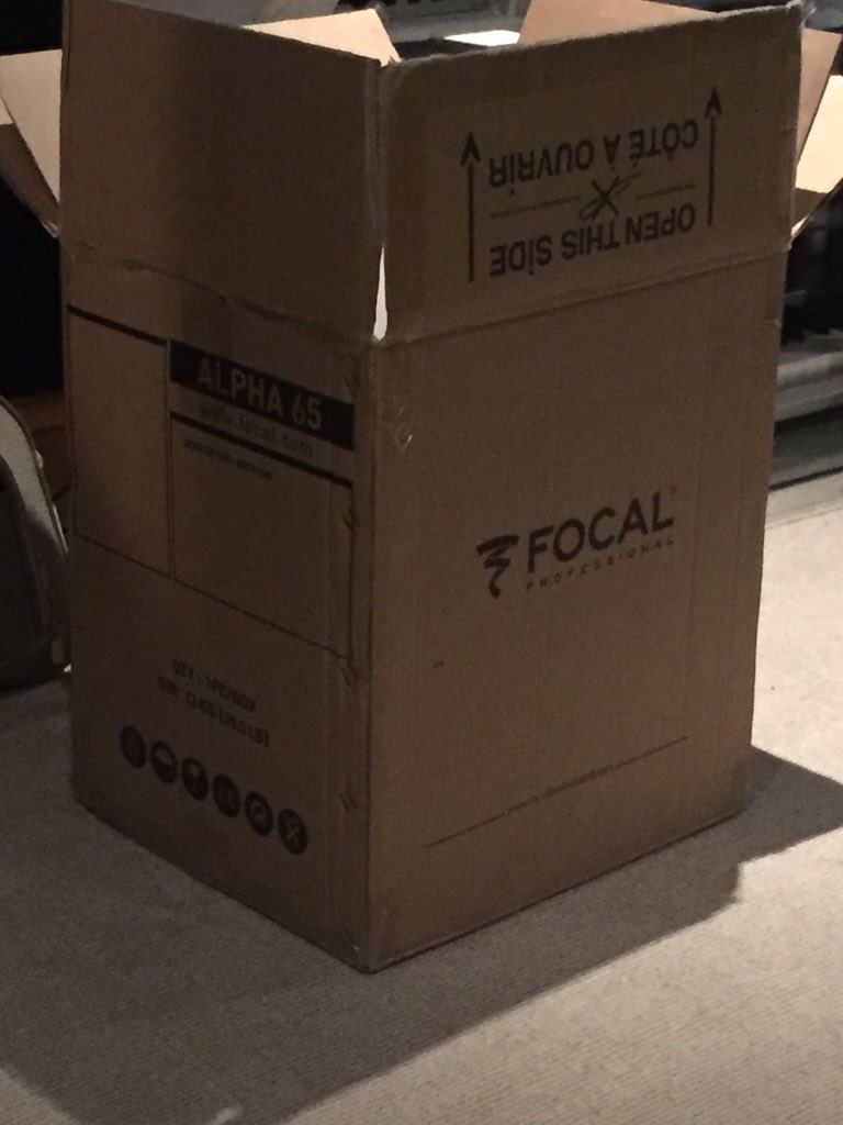 PrinceZTA's tweet photo. Early #Xmas #present - #Focal #FocalAlpha6.5 #activemonitor #musicstudio @AkvOfficial @princegalalie @JLouiseMusic https://t.co/bhMmOJWVe6