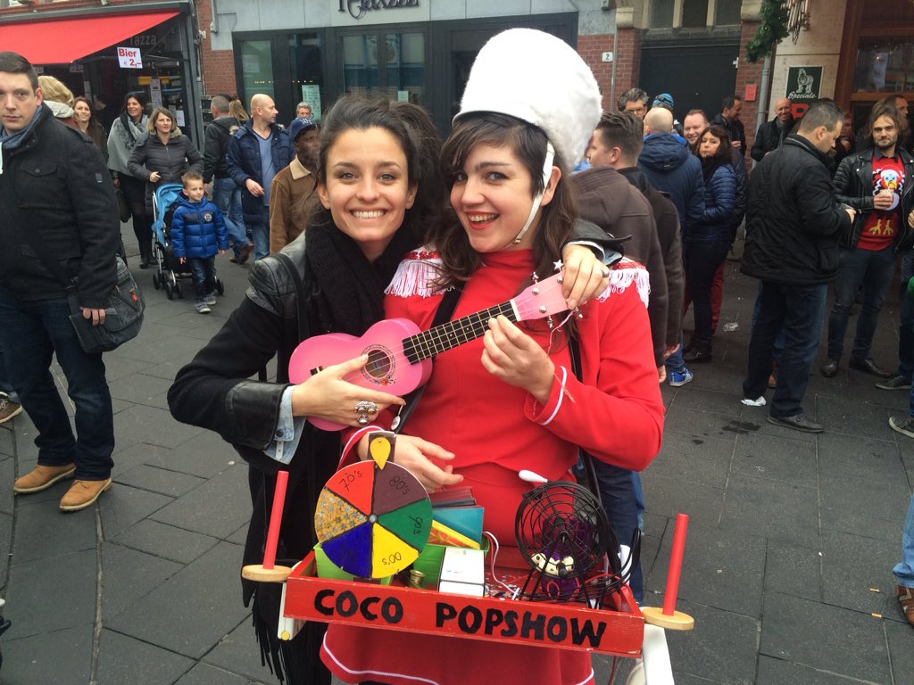 FrankvdLende's tweet photo. Zo leuk zijn zijn @evakoreman en @CocoPopshow #cute #sr15 #franksfeestje https://t.co/TfPjLctQrY