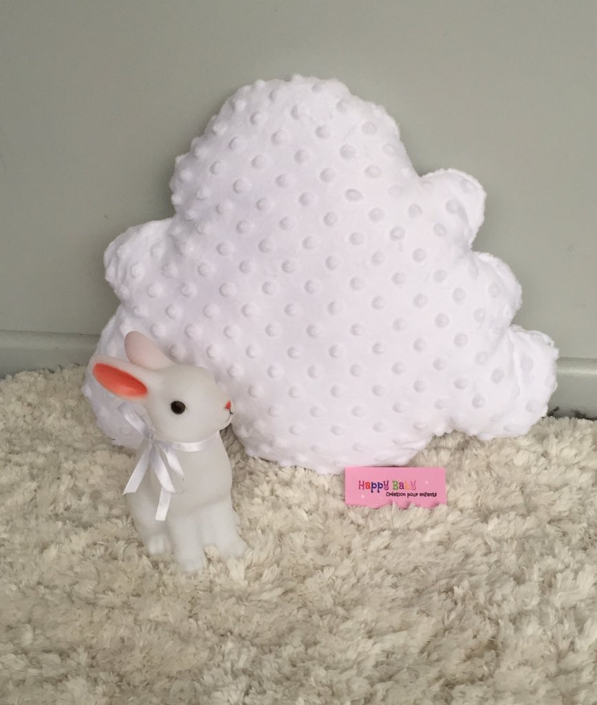 madebyhappybaby's tweet image. #voscommandes #coussin #nuage #doudou #toutdoux #deco #chambre #enfant #minkee #poisblanc #boutique #happybaby #alm
