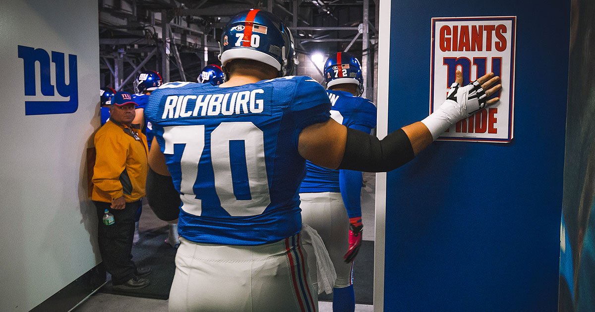 Giants's tweet photo. BIG GAME TODAY! RT if you've got that #GiantsPride! https://t.co/ycJOab7iOh