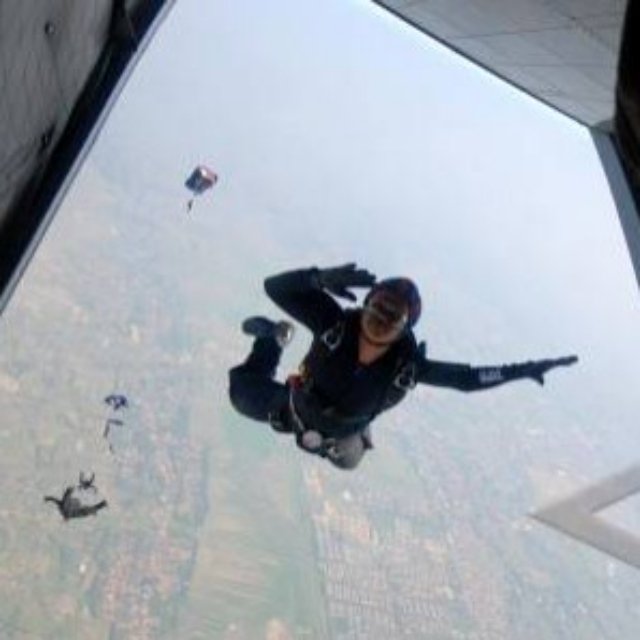 TrsPutra's tweet photo. HARPUAN...FREEFALL....
GO GO GO.... https://t.co/iiYkcSuzKM