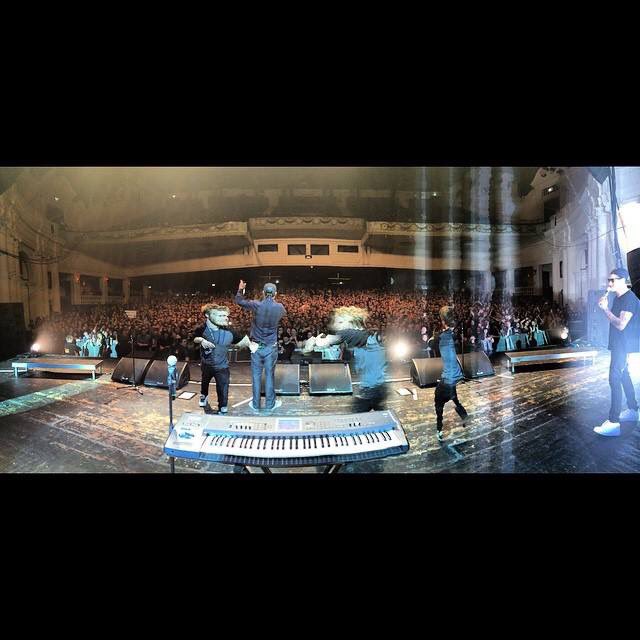 jackhilton89's tweet photo. Can't believe it was over a year ago I was on stage with @hollywoodundead @sirCharlieScene @JDog_HLM @johnny333tears https://t.co/yDDkW927JN