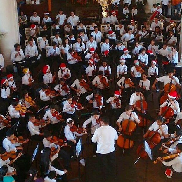 En todo el territorio nacional El Sistema celebra la Navidad.  La Orquesta Sinfónica Juven… ift.tt/1MpeduU