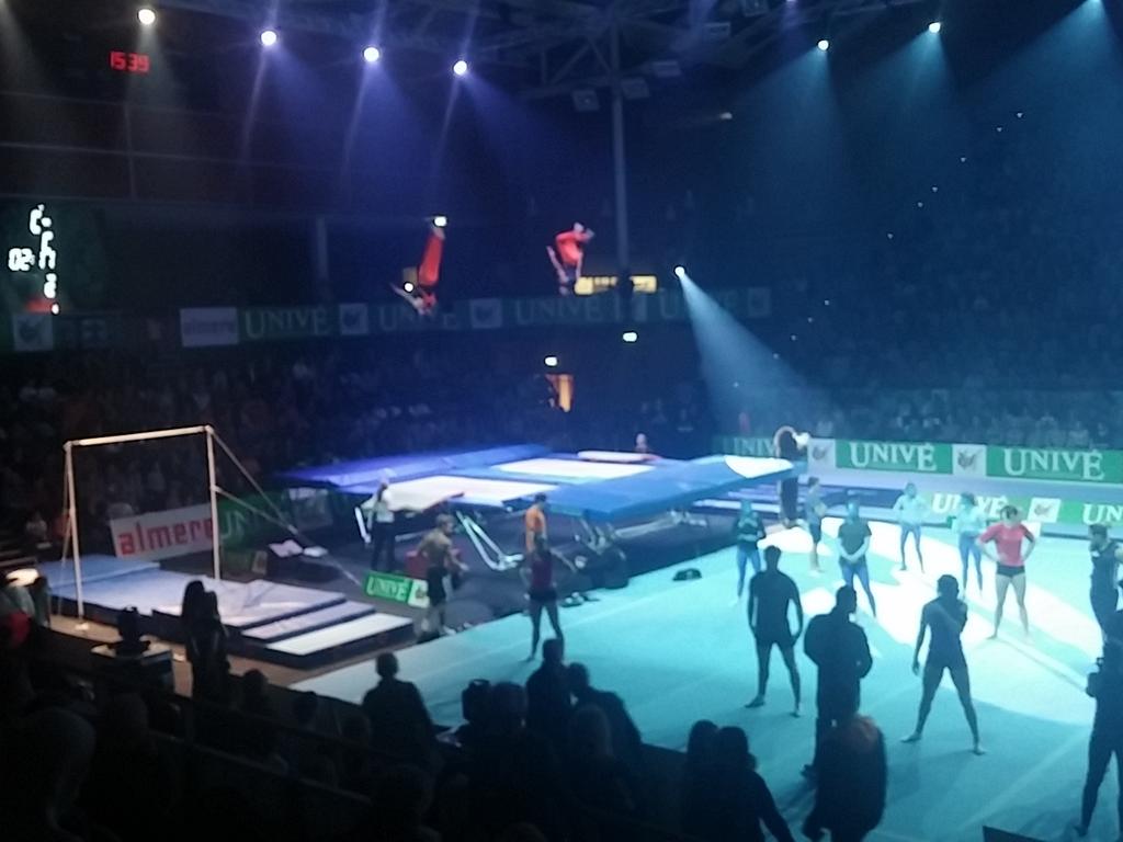 timvandooren's tweet photo. Spectaculair! Geweldige opzet @UniveGymGala De turn sport heeft er fan bij,dank @MaaikeGouda voor invite #UGG2015 https://t.co/btSvAhbxn4