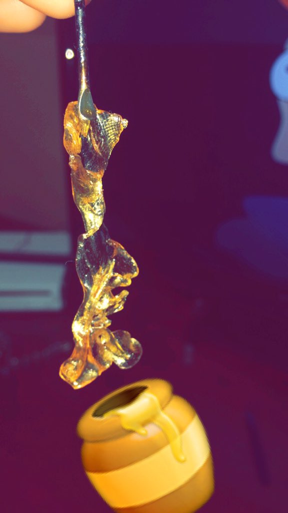 bundlebuster87's tweet photo. When it's gonna be a good start to your day #dabs #shatter #710 #stonernation #wakeNbake https://t.co/iNuhsjcH4y