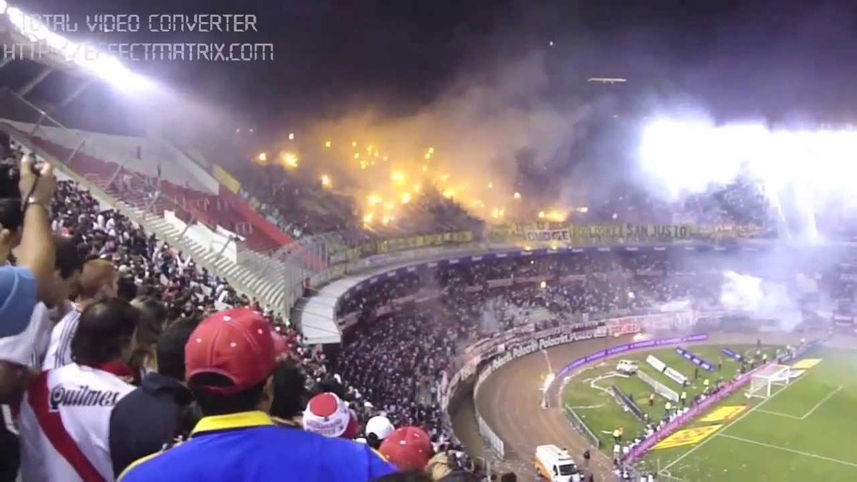 Encuestas_Afa's tweet photo. La hinchada de boca copando el monumental https://t.co/aWkNfjxWEd